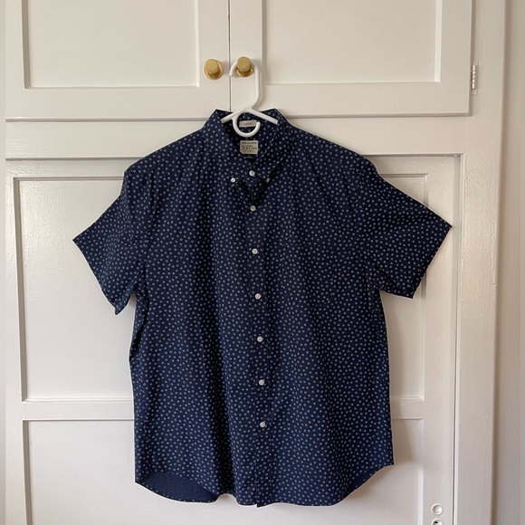 J Crew Men’s Short Sleeve Button Down Shirt - Picture 1 of 4